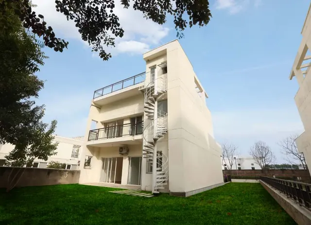 Bestech Park View Ananda - villa with private lawn thumbnail