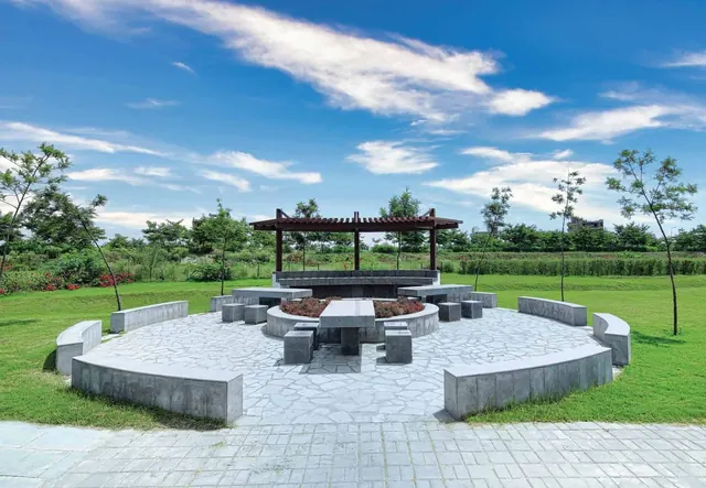 Experion The Westerlies - Seating plaza with pergola, actual photo thumbnail