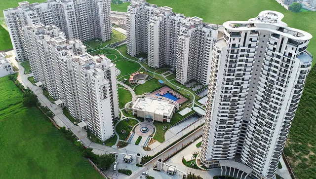 Parkview Grandspa - aerial view of towers and clubhouse thumbnail