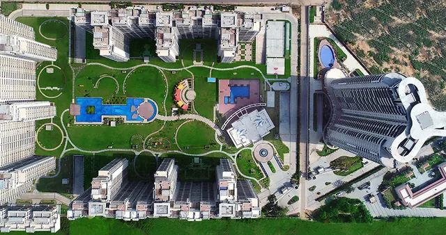 Parkview Grandspa - top-down aerial of central greens thumbnail