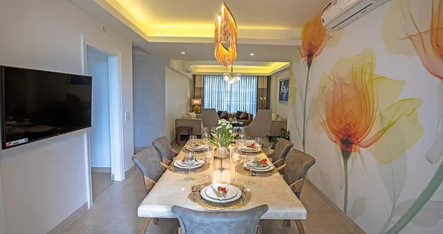 Parkview Grandspa - sample apartment dining thumbnail